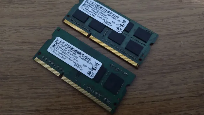 Memoria ram 4gb ddr3L de 1600 pcl 1280. ( Raro ) 1.35v ( cada ) marca Smart unidade