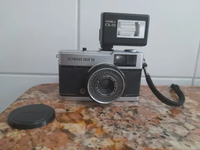 Máquina fotográfica Yashica - Olympus