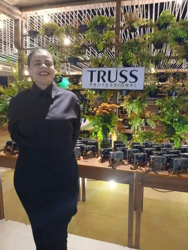 Serviço de garçonete para sua festa eventos aniversario , formatura etc