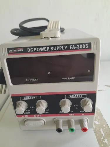 Fonte de Alimentação Instrutherm FA-3005, Bivolt **Semi-novo***