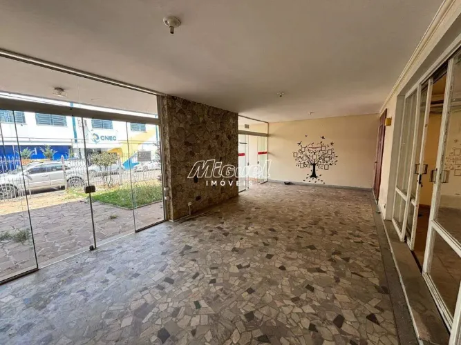 Casa, à venda, Centro - 4 quartos - Capivari/SP