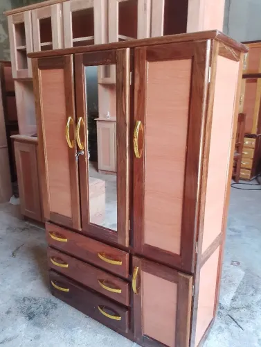 Guarda roupa de solteiro espelhado novo