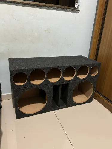 Corneteira com caixa para 2 alto falante