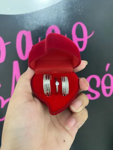 Aliança em aço cirúrgico