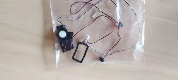 Kit alto falante acabamento de borracha e microfone Positivo Motion Q232A