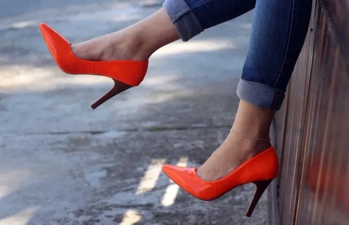 SCARPIN NA COR DO VERÃO TAMANHO 35