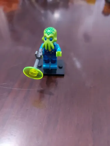 Lego Minifigura Alien serie 13
