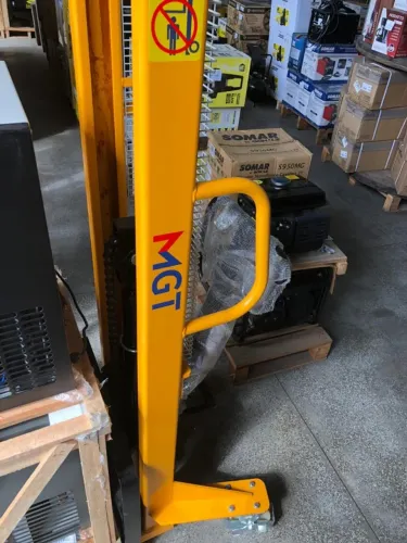  Empilhadeira Manual Menegotti 1.0 Ton e 1.5 Ton X 1600mm - Novas unidades