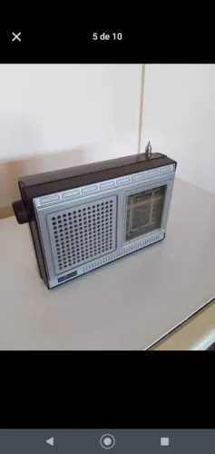 Rádio Motoradio a pilha e a força