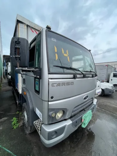 Ford cargo 1317 Completo