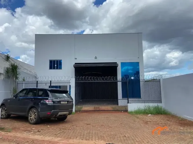 BARRACÃO 650m² c/ mezanino.