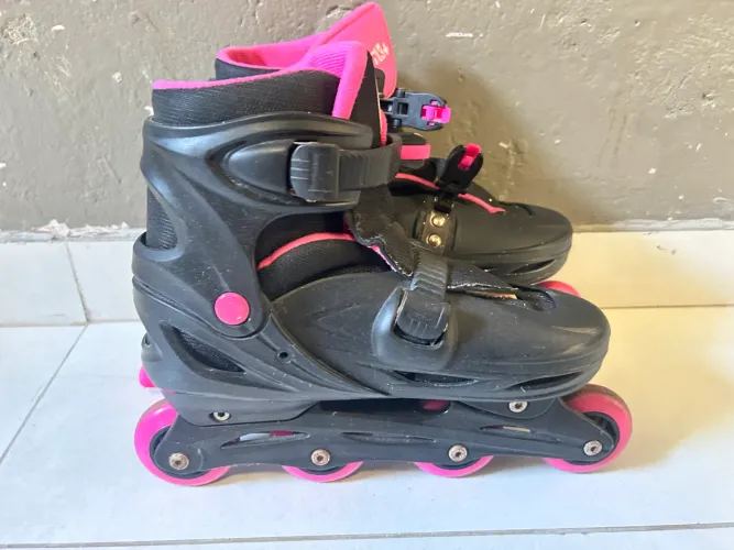 Vendo patins?ajustável de 38 a 42
