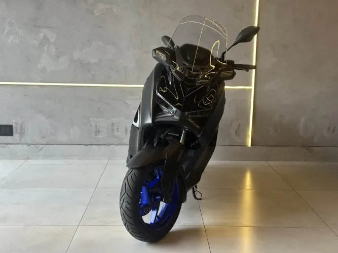 Yamaha Xmax 300 connected abs 2026