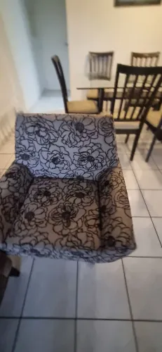 Poltronas giratória de sala ou quarto 1 por 120  ou as 2 por 220