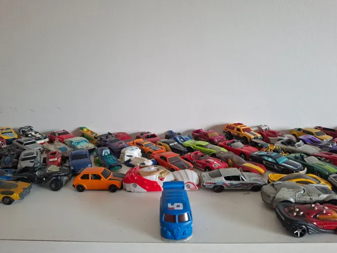 Hot Wheels e Similares