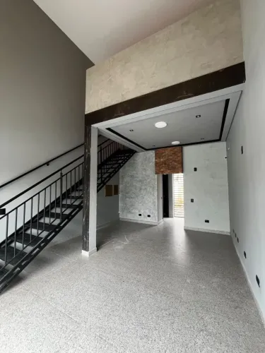 Casa com 1 Quarto(s) e 1 banheiro(s) para Alugar, 60 m² por R$ 2500 / Mês
