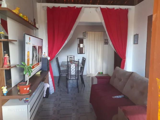 Vende se uma casa