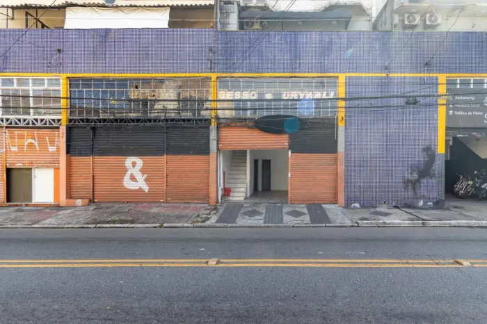 Casa comercial na Avenida Senador José Ermírio de Moraes, 201  70 m²
