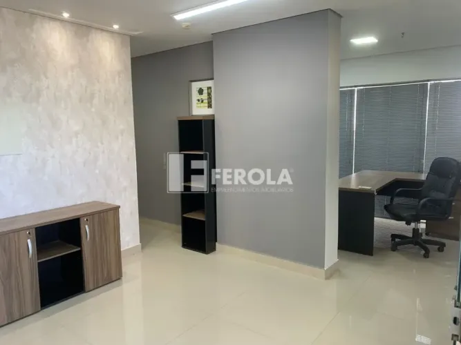 Le Club Águas Claras! Sala Comercial reformada e com móveis