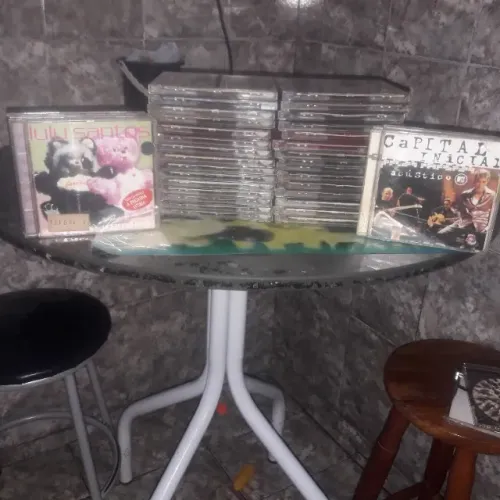 Capas de CDs originais com álbuns de cada artista ( detalhes na descrição do anúncio)