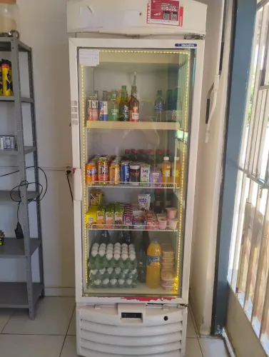 Vende si um expositor vertical 2.700