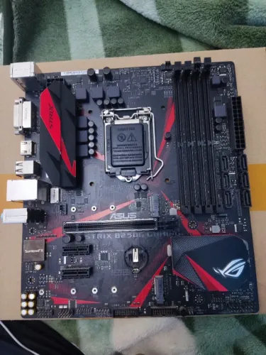 Placa-mãe ASUS ROG Strix B250G Gaming LGA1151 DDR4