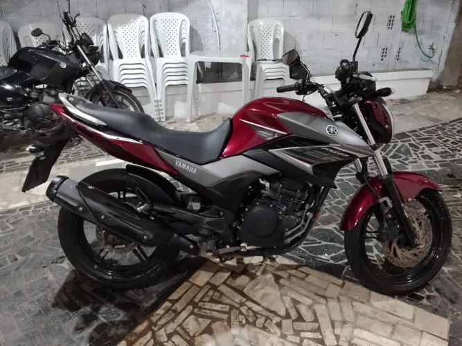Fazer 250 , moto particular com 2 pneus novos