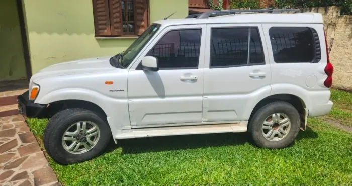 Mahindra Scorpio GLX SUV 2.6 TB Diesel Crde 4WD 2012