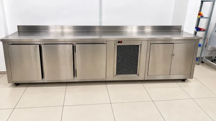 Balcão refrigerado encosto em aço inox