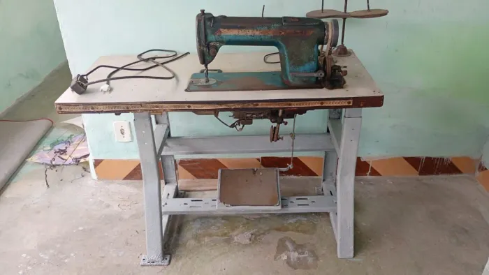 Vendo máquina de costura indústrial Reta