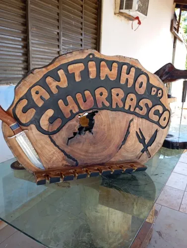 Tabua churrasco e. Placa cantinho do churrasco com porta espeto