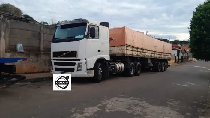 CONJUNTO VOLVO FH 440 6x2 + CARRETA GUERRA<br>