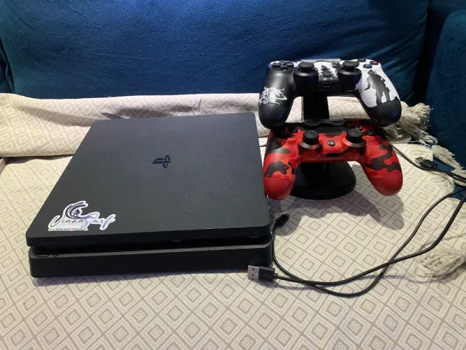 PS4 SLIM 1TB