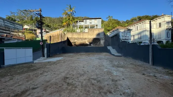 Terreno no Centro de Petrópolis Locação 426m2