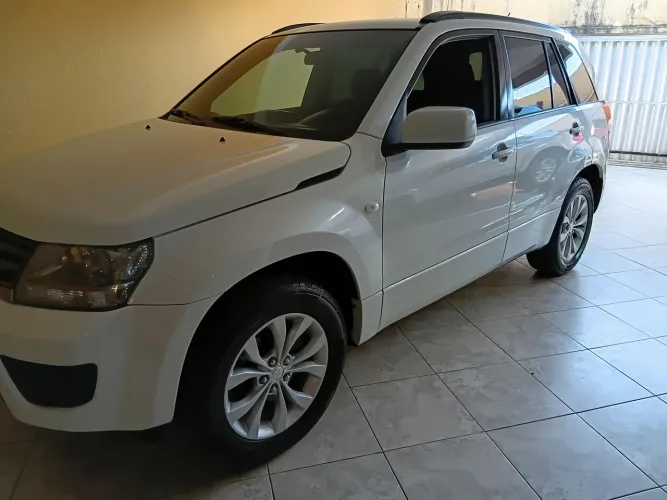 Suzuki Grand Vitara 2.0 16V 4x2/4x4 5P Mec. 2014