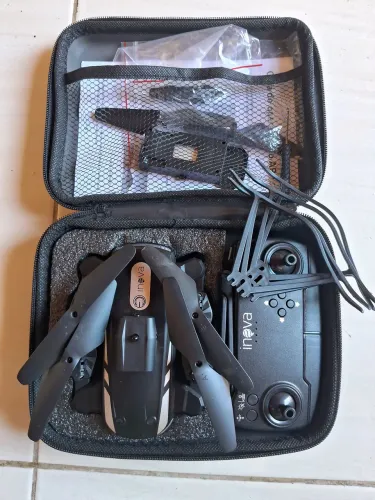 Vende-se drone inova usado 3x, comprei de presente meu filho, mais ele é novo pra isso 