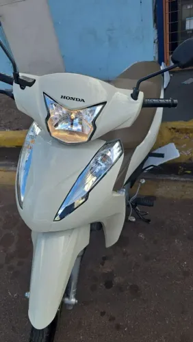 Honda Biz 125 EX, Pintura original modelo2024/ 2024 IPVA PAGO. 10 mil km