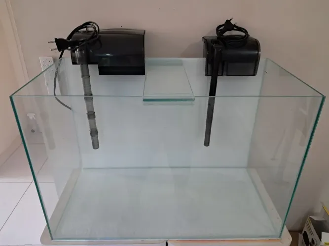 Vendo aquário 72 litros e 2 filtro hang on