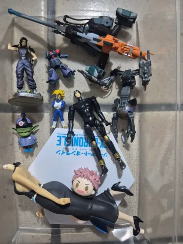Lote de action figures originais com avarias e faltando peças ideal para customizadores