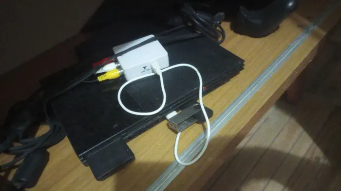 PS2 com 5 jogos e adaptador de HDMI