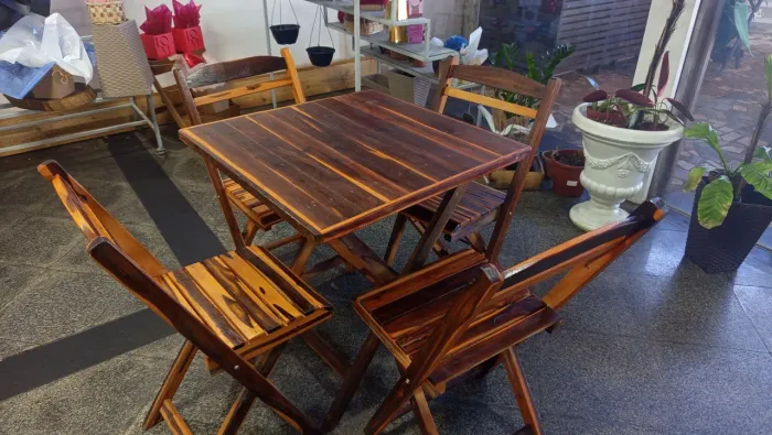 Conjunto de mesa dobrável