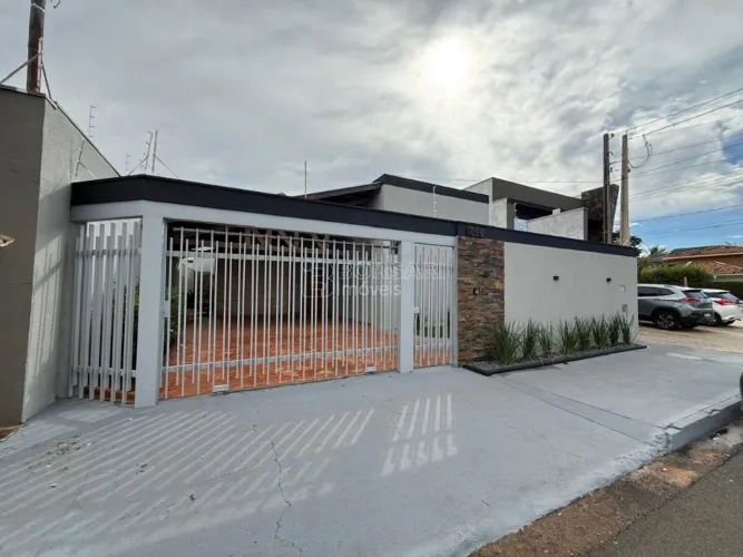 Venda de Casas / Padrão na cidade de Araraquara