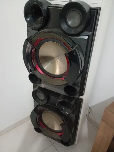 Vendo caixa de som amplificada lg.
