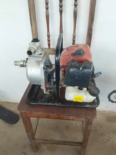Motobomba 52cc - 2,5 HP | Pouco usada e muito conservada