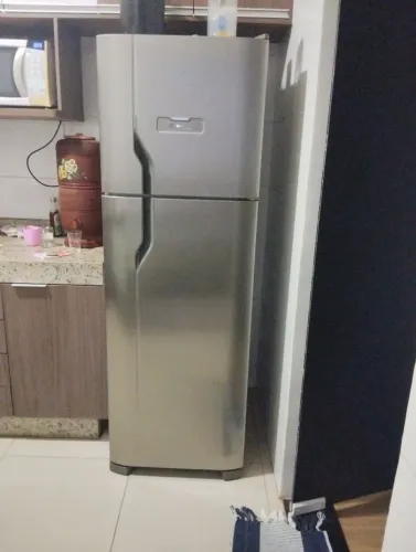 Geladeira Fox free 220 seme nova