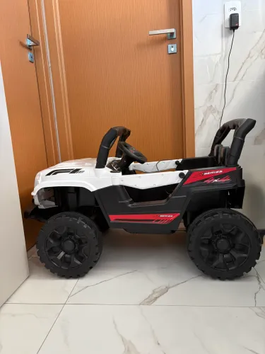 Carro elétrico infantil com controle de pais