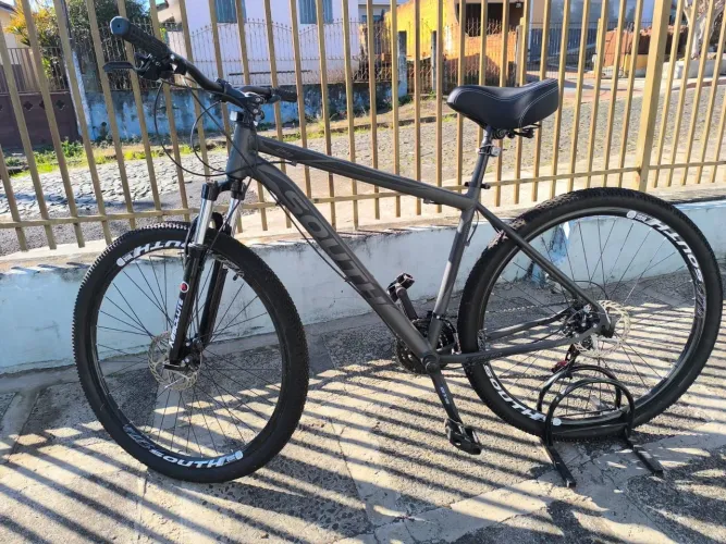 Bike South Legend Aro 29 Freio a Disco - Semi Nova