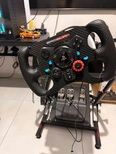 Logitech G29 + cockpit extreme simracing