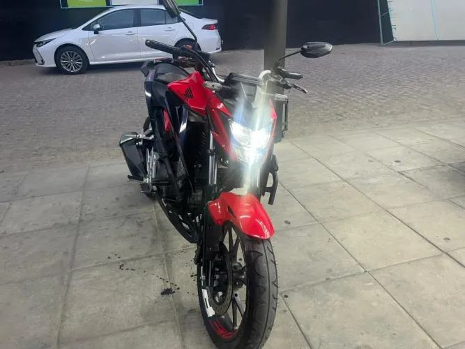VENDO HONDA CB 300F TWISTER 2023 - IMPECÁVEL