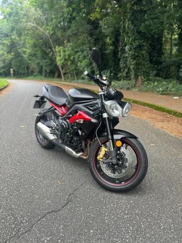 Triumph Street Triple 675r - 7.000km rodados